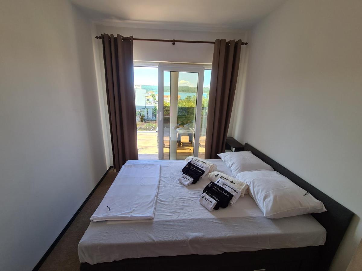 Smiljana Apartments Климно Екстериор снимка
